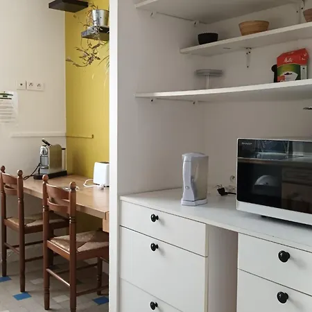 Air-conditioned House, Private Parking, Private Terrace بيت للعطل